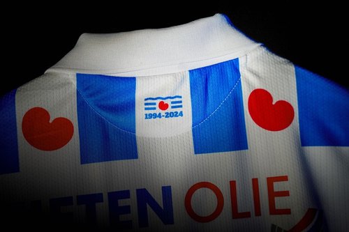 sc Heerenveen ontwerpt uniek thússhirt voor Helden van Heerenveen