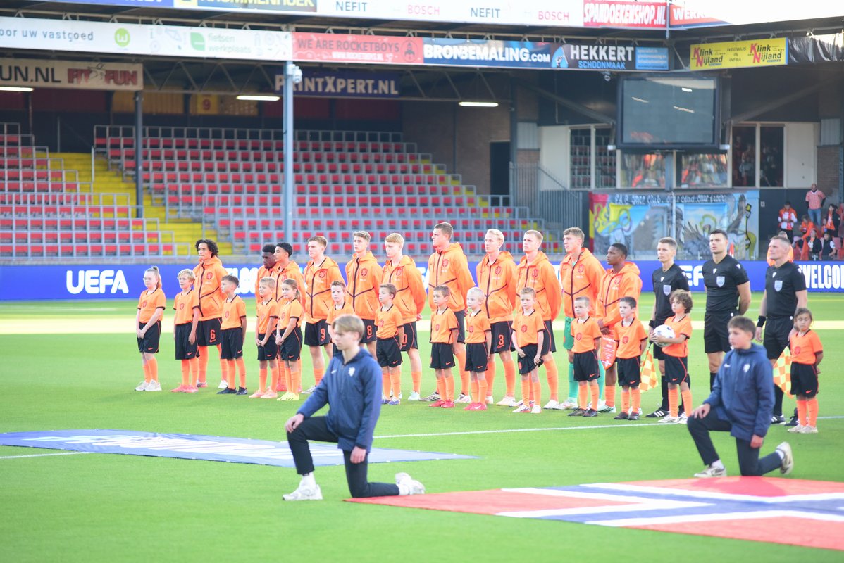 Petrov wint; Klaverboer plaatst zich voor play-offs voor EK